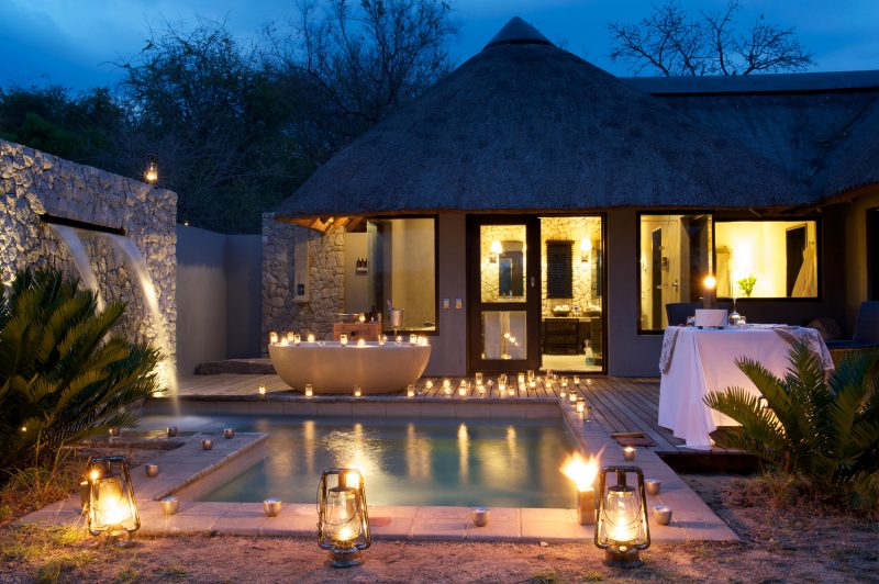 Romantic setting at Londolozi Granite Suites pool