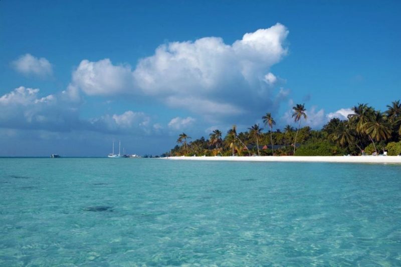 Whether it’s a snorkelling excursion, a sunset cruise or an aerobics class there is sure to be something for everyone at Meeru Island Resort. 